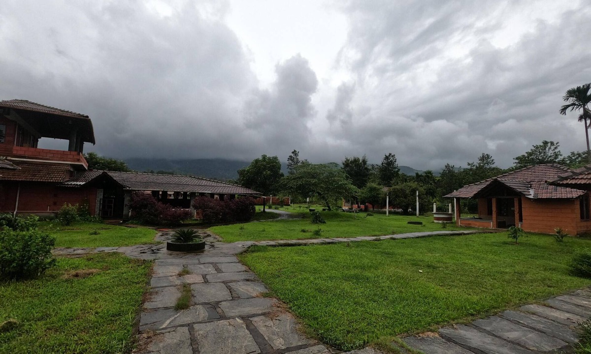 Kakabe Hotel | Jungle Mount Adventures