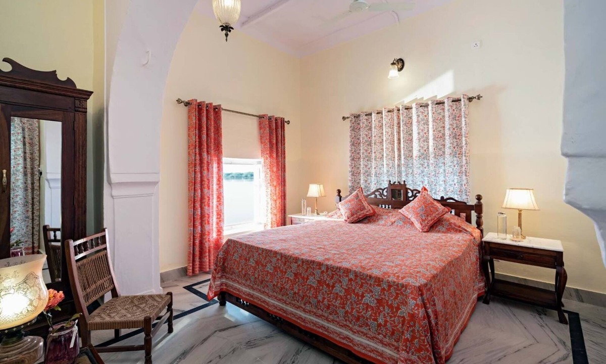 Sarwar Villa | Junia Bagh A Lakeside Homestay