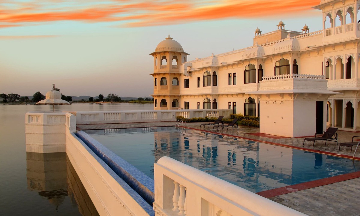 Parsoli Hotel | juSTa Lake Nahargarh Palace