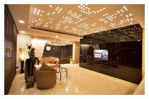 Jasola Hotel | Kaisons Inn (Near Apollo Hospital)
