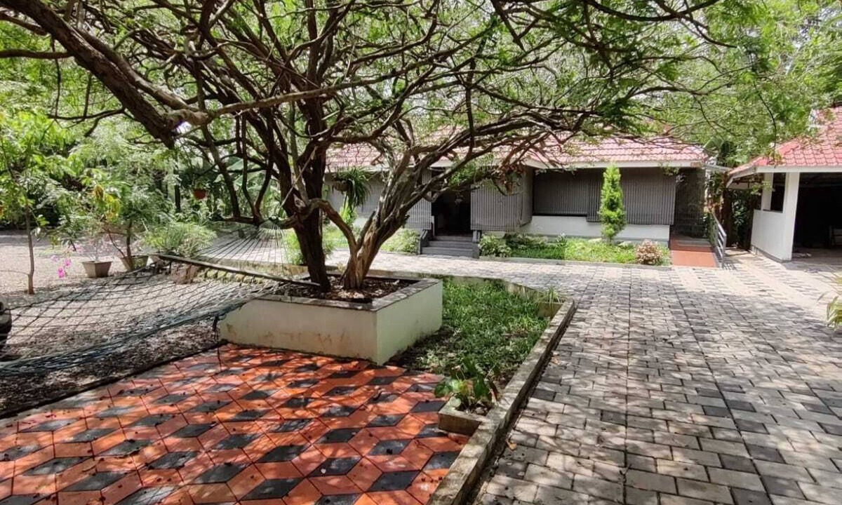 Kochi House | Kerala Traditional 2 bedroom home with AC in charming green surrounding in Kochi