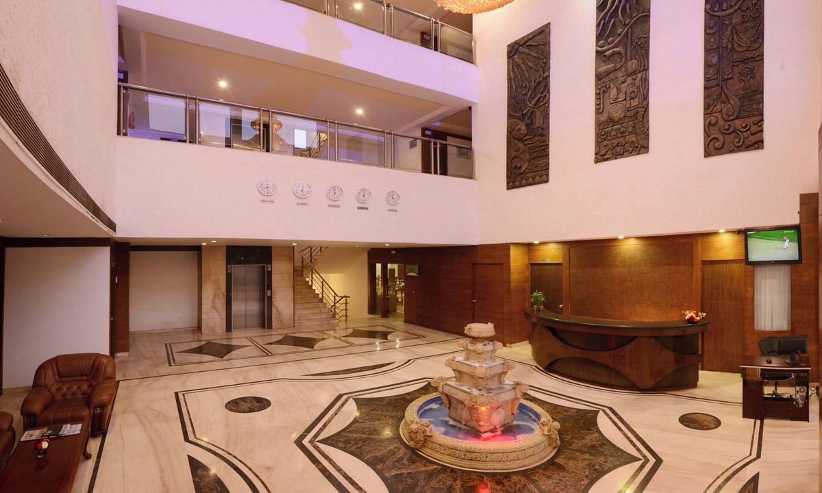 Gadag-Betageri Hotel | Keshav Clarks Inn