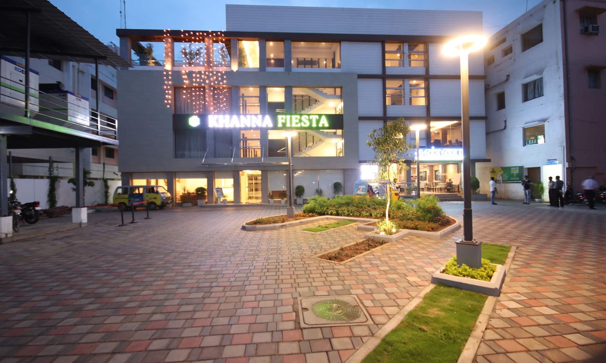 Vellore Hotel | Khanna Fiesta, A Bergamont Hotel - Vellore