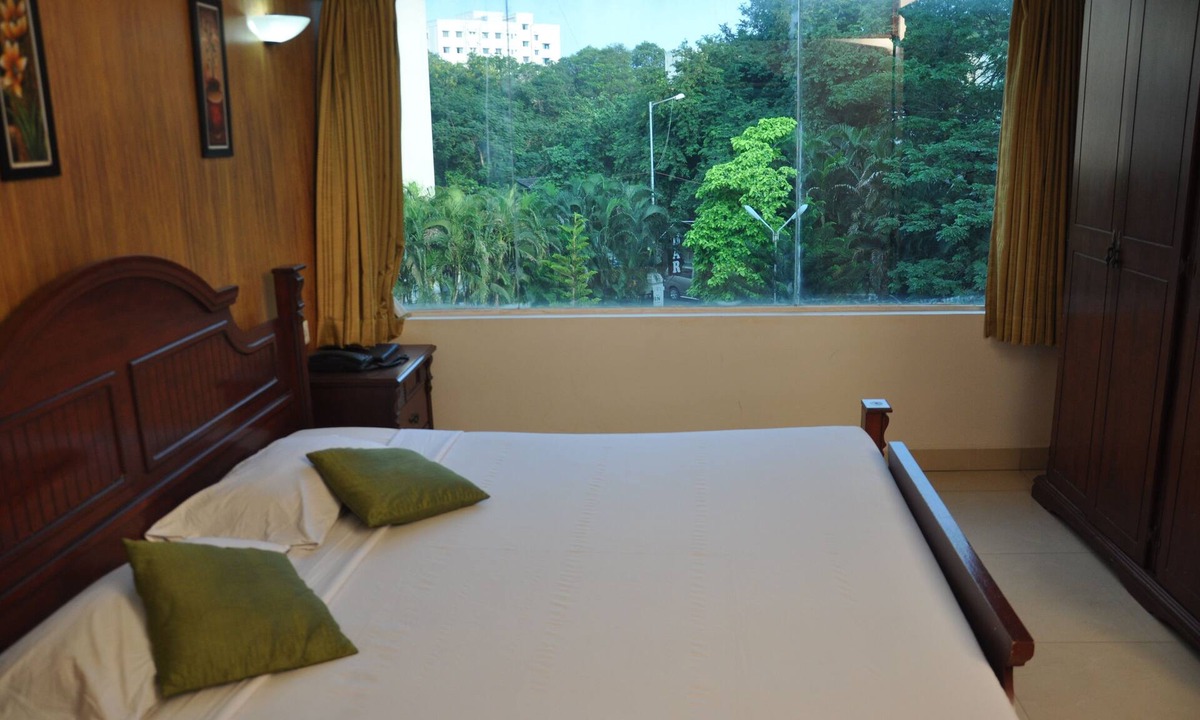 Egmore Hotel | Kings Hotel Egmore