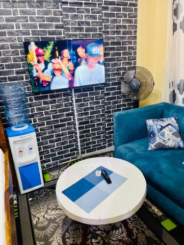 Busia Apartment | Kings' Studio