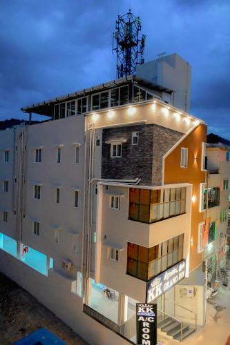 Vellore Hotel | KK Grand Inn