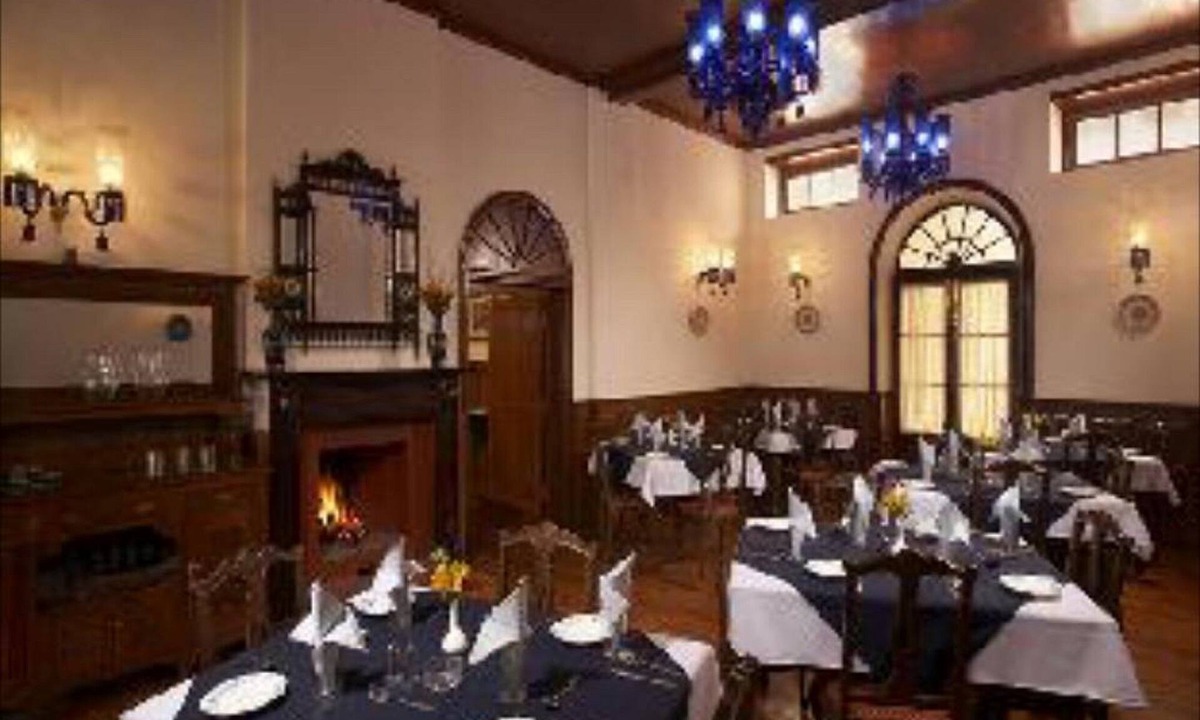 Fern Hill Hotel | Kluney Manor