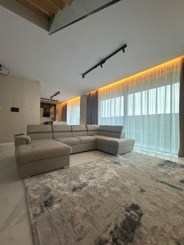 Voluntari House | Knight Rooms