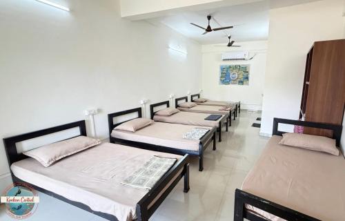Kankavali Hostel | Konkan Central Kankavali AC 6 Bed Family Room