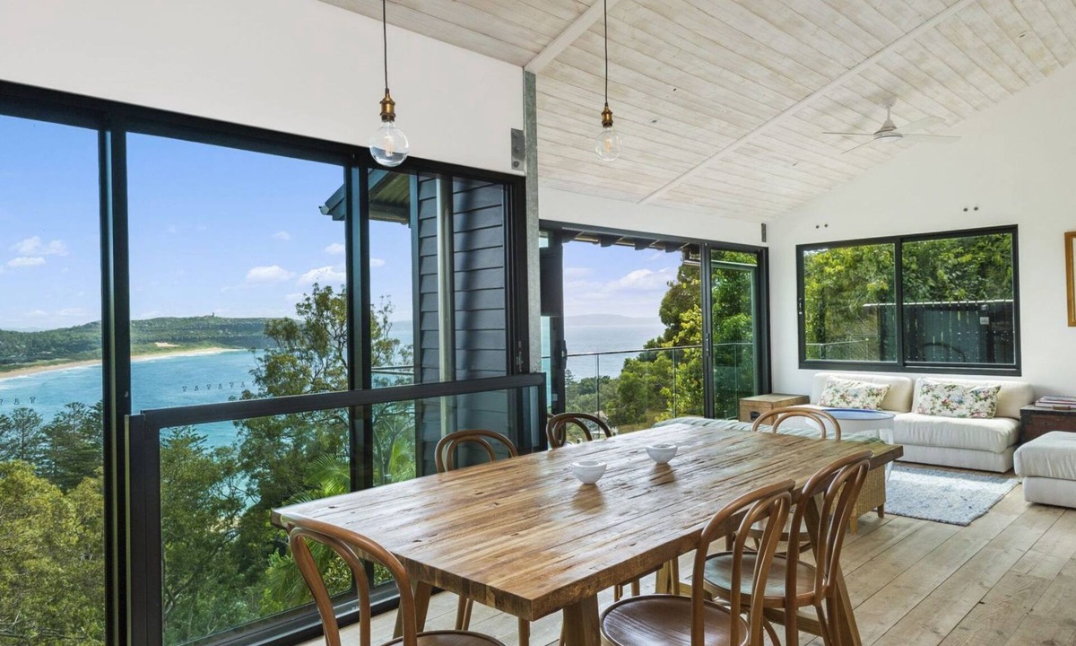 Palm Beach House | Kookaburra Lookout by Palm Beach Holiday Rentals