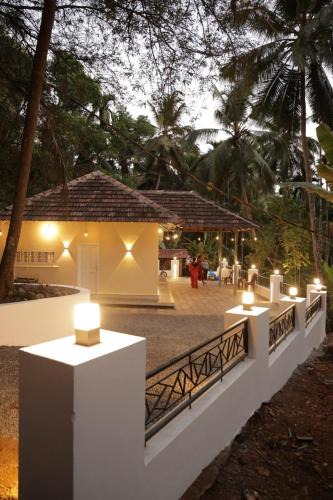 Talipparamba Apartment | Kurinjirappallil Farms Homestay