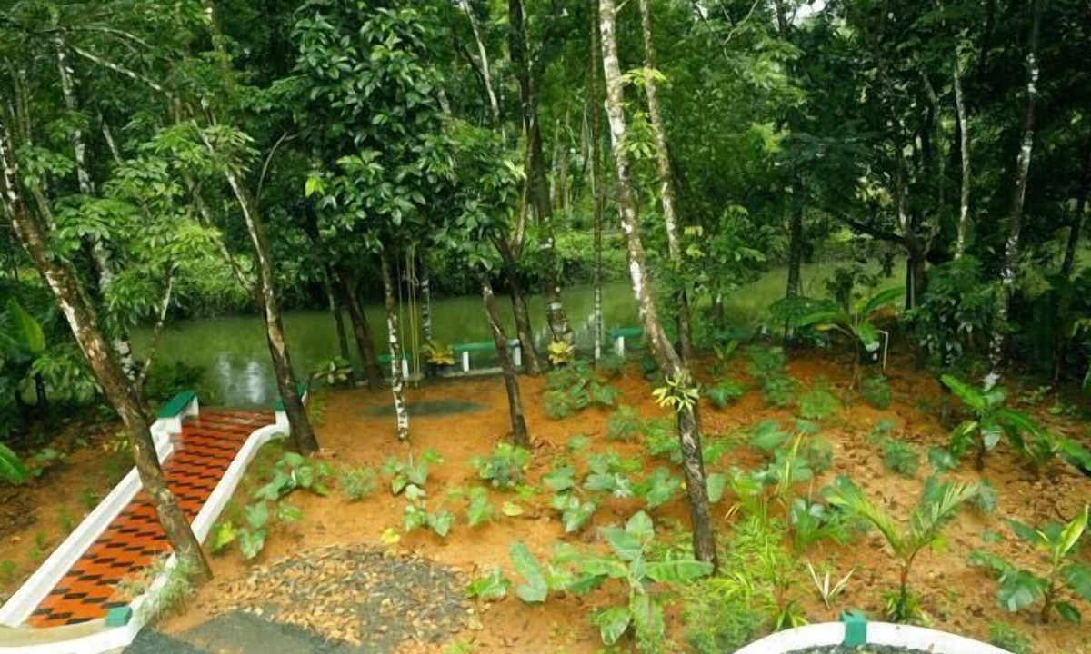 Arpookara Bed & Breakfast | Kuttickattil Gardens Home Stay