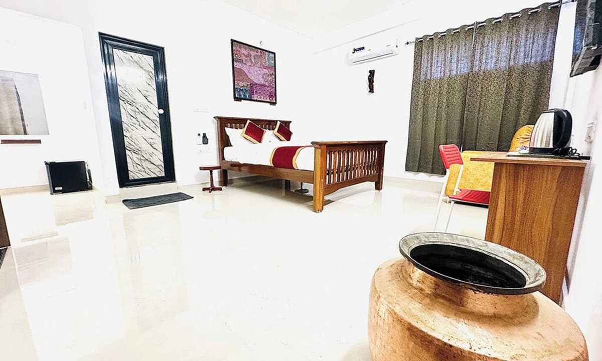 Sahakar Nagar Hotel | La Bendición