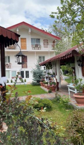 Barnova House | La Bica