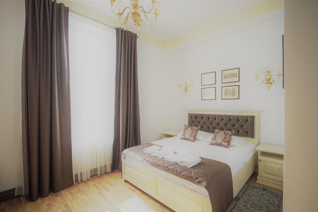 Piatra Neamt Hotel | La Curtea Domneasca