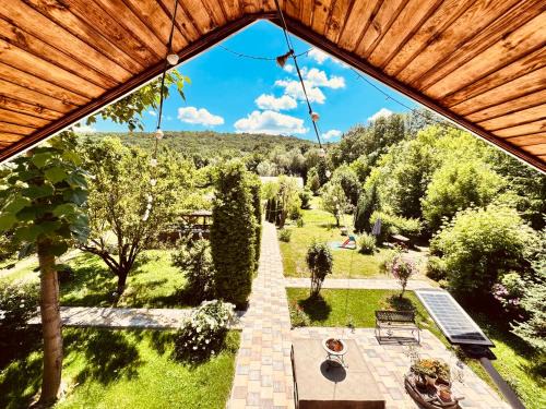 Traian Bed & Breakfast | La Domeniu B&B