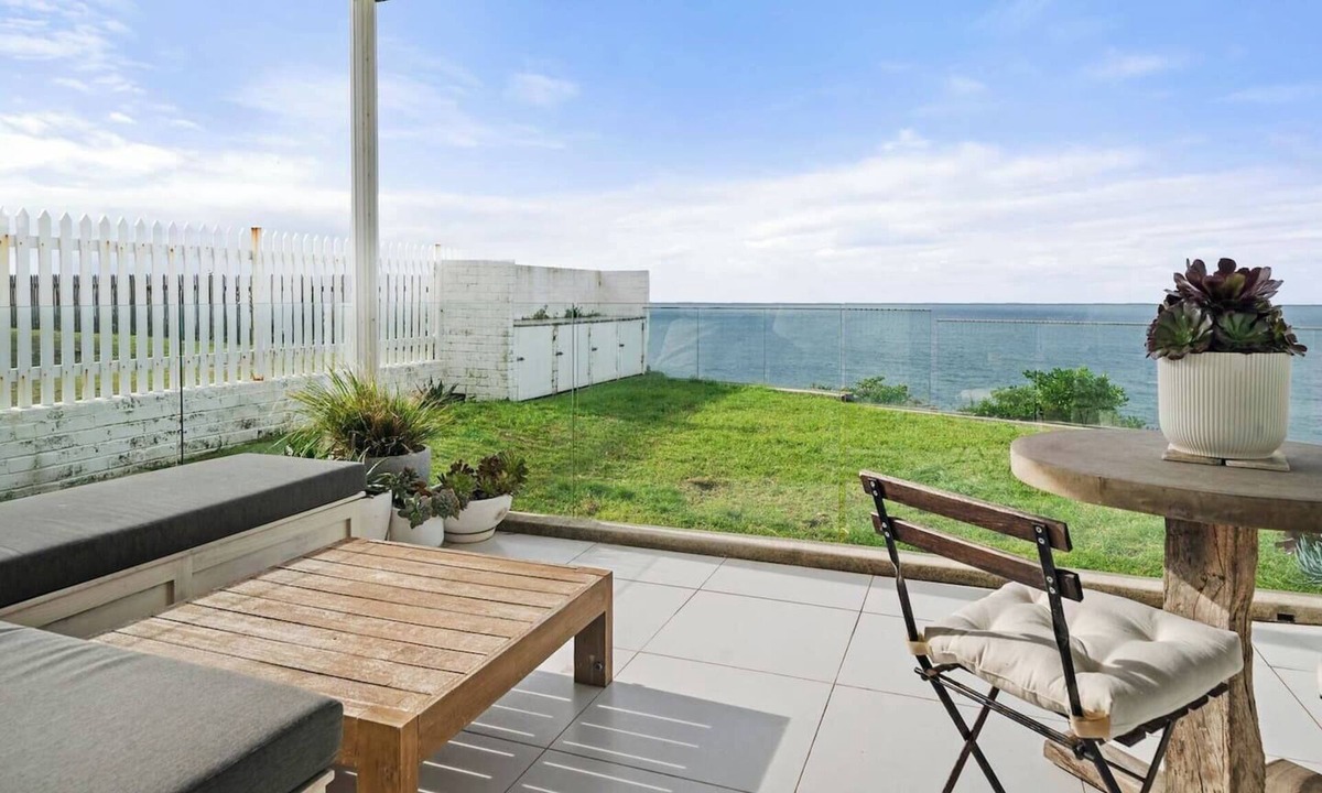 Vaucluse Apartment | La Marne Vista Cliffside Haven with Whale Spotting