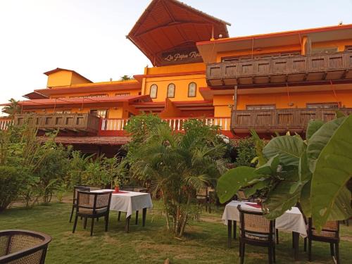 Morjim Resort | La Papa Resort
