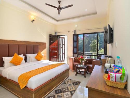 Kempty Range Hotel | LA Riqueza Dhanolti View - View of Valleys & Mountains - Private Parking - Near to Eco Park & Surkanda Devi Temple