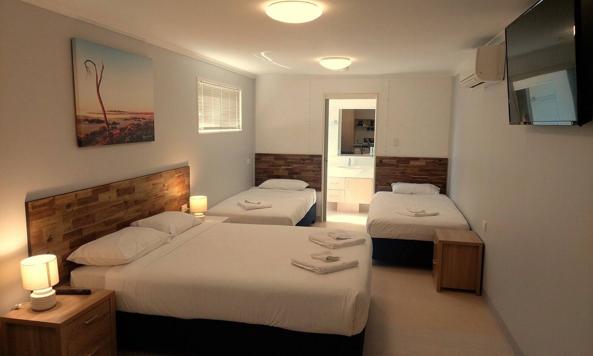 Sea Lake Hotel | Lake Tyrrell Accommodation LTA