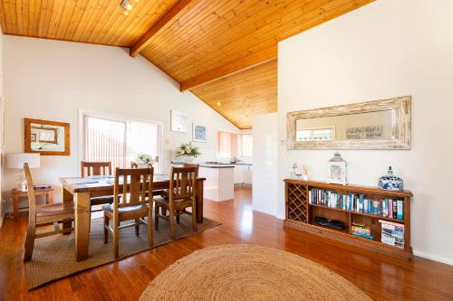 Green Point House | Lakeview Lodge