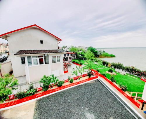 Navodari House | LakeViewHouse
