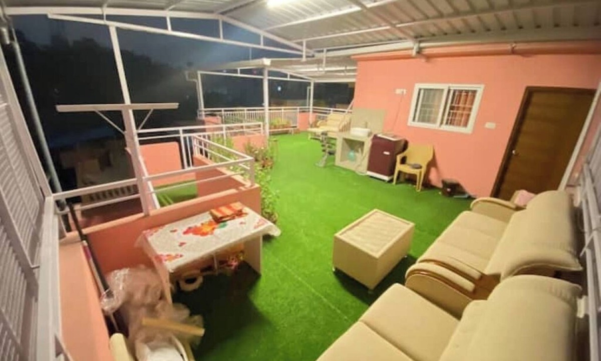 Chamundi Nagar Apartment | Large studio with patio, for girls and couples
