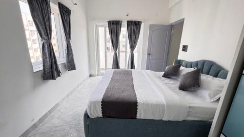 Madhapur Apartment | Lavish -2BHK Service Apartment