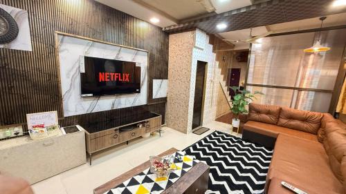 Kalina Villa | Lavish Villa Row House Near US Consulate BKC & NMACC & Jio World Center