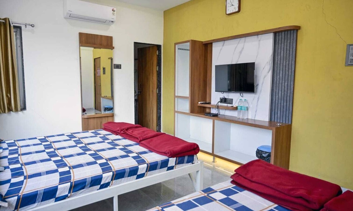 Jejuri Hotel | Laxman AC Lodge Jejuri by Martandbhairav Hospitality LLP