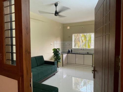 East Nada Apartment | Le Divine C3 Premium 1bhk Apartment 100meters from Guruwayur temple