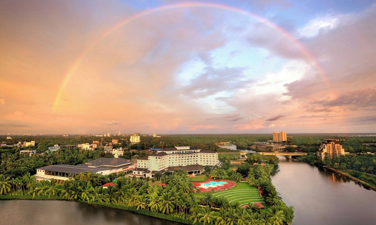 Maradu Hotel | Le Meridien Kochi