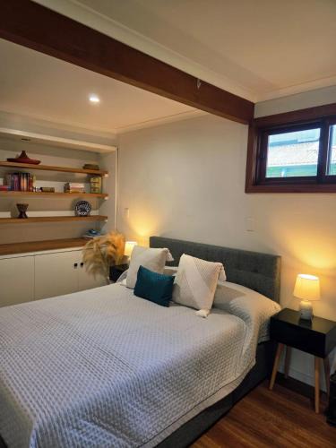 St Ives Apartment | Leafy Suburb Oasis with Comfort and Charm