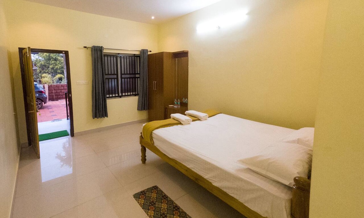 Hireguthi Hotel | Leela Sea Scape