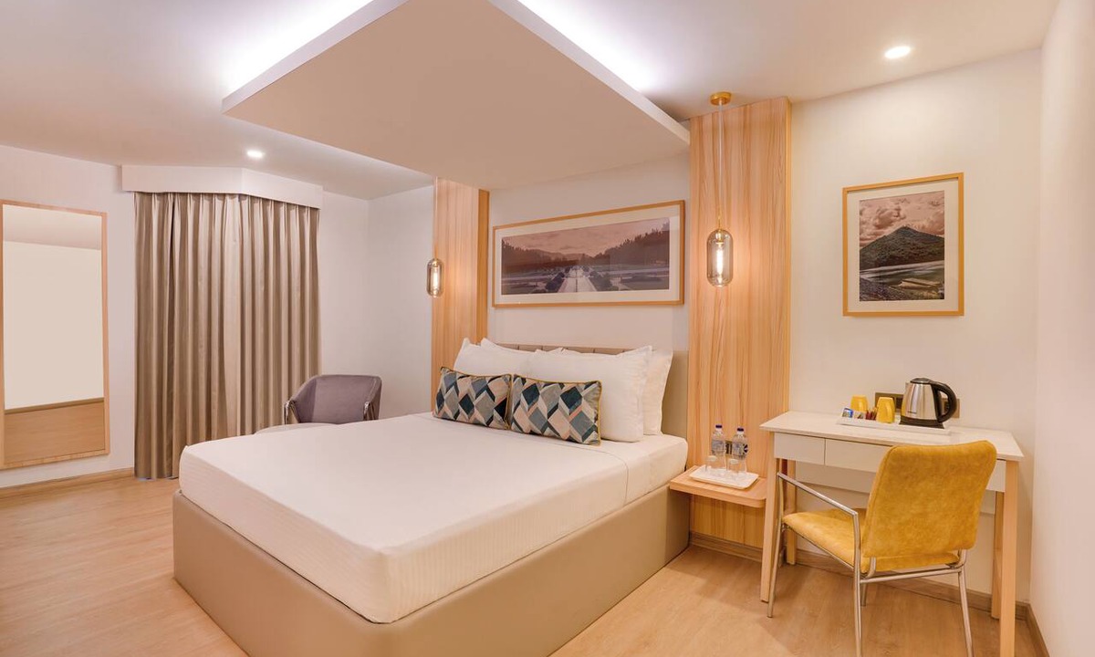 Bistupur Hotel | Lemon Tree Hotel Centre Point Jamshedpur