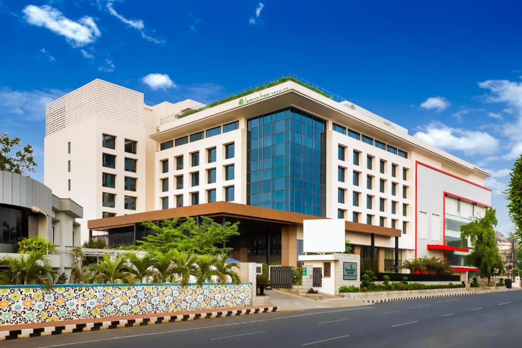 Vijayawada Hotel | Lemon Tree Premier, Vijayawada