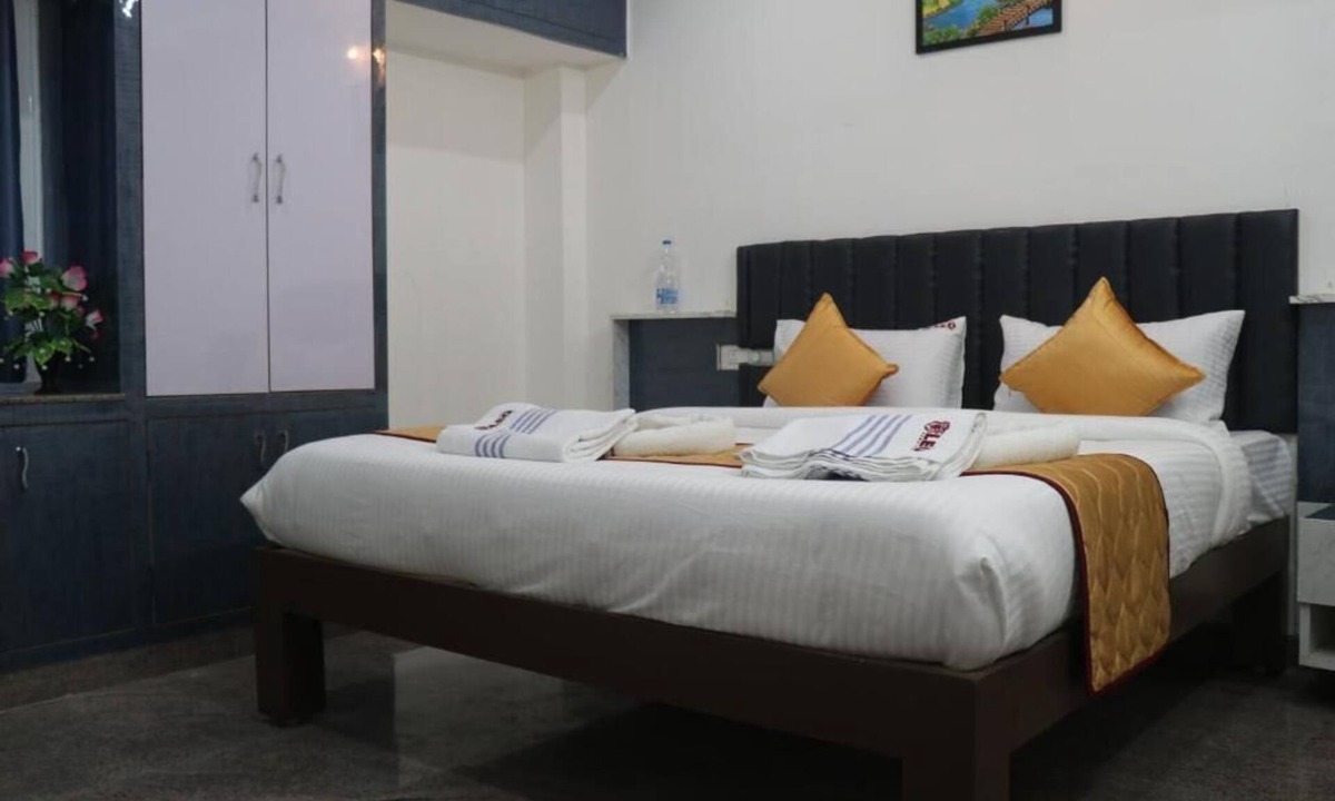 Tirupati Apartment | Leo Home Stay