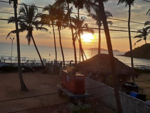 Bogmolo House | Leon Hide Out Guest House