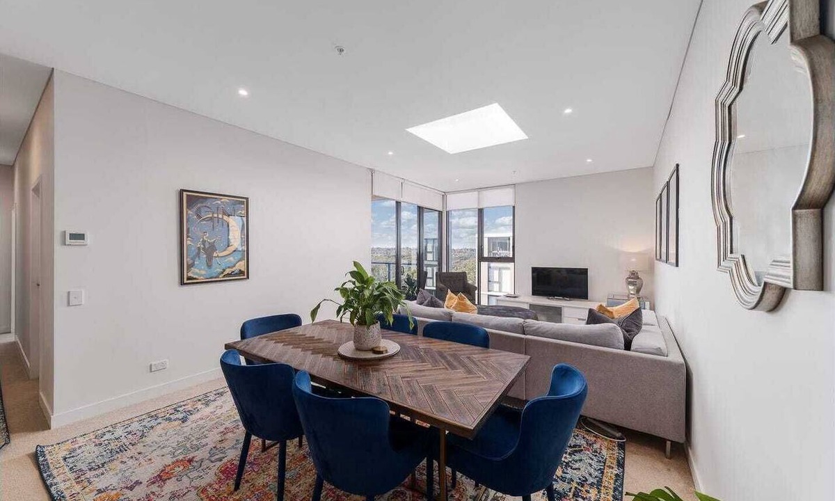North Ryde Apartment | Level 13 Penthouse with City & National Park Views | Metro at Your Door