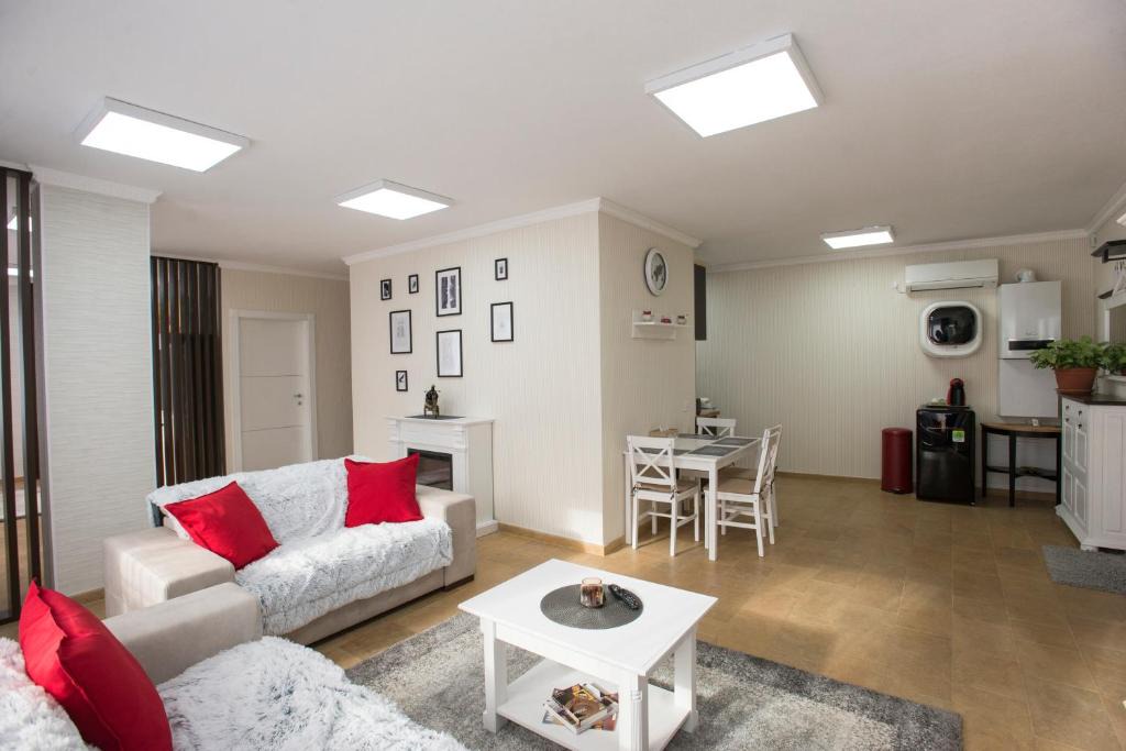 Satu Mare Apartment | Lira Holiday Apartments