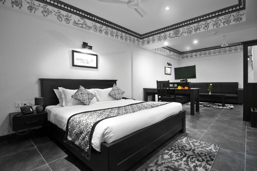 Yelahanka Hotel | Liwa - The Transit Hotel, Bengaluru