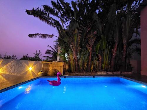 Malavli Villa | ll EMPYREAN STAYS ll SUPREME VILLA II 3BHK II AC II PVT POOL II MINI BAR