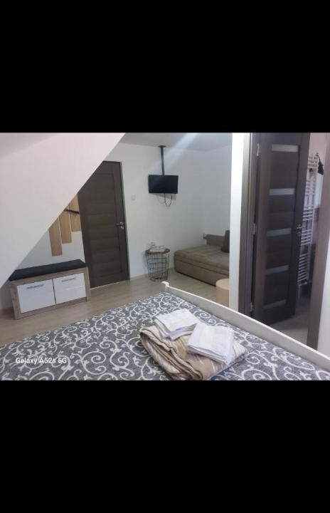 Comiat House | Lopofa