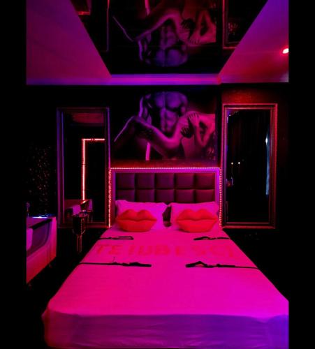 Sector 4 Hotel | love secret