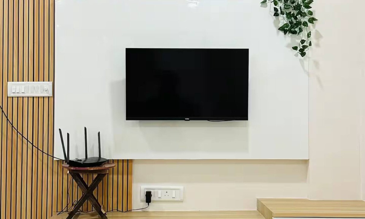 Hyderabad Apartment | Lovely 2-bedroom apartment in Hyderabad with fitness room and AC