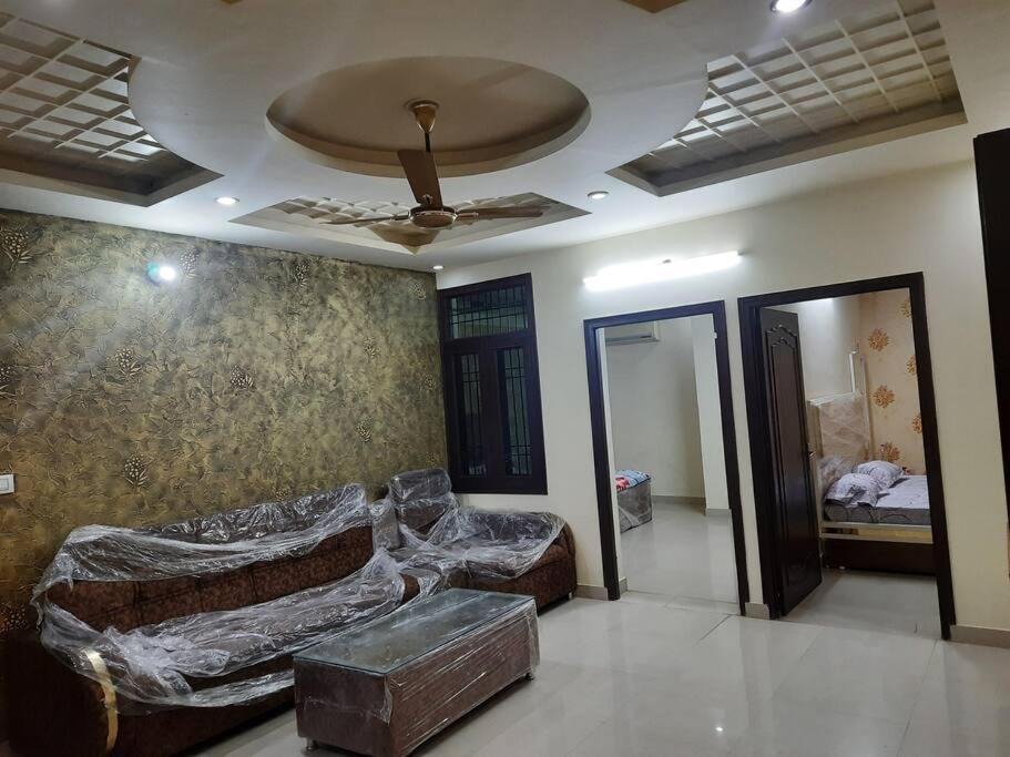 Tonk Road Apartment | Lovely 2 Bedroom +Hall + Kitchen+ 2 Bathroom Flat