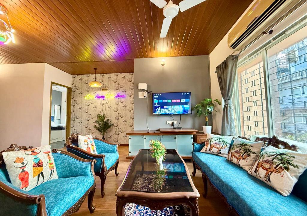 Juhu Apartment | Lovely 3BHK Serviced Apt near ISKCON Temple, Juhu Mumbai