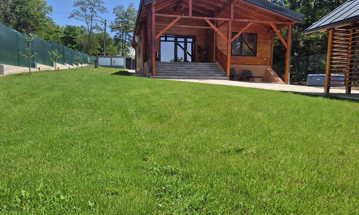 Gura Suhasului Ski Chalet | Luca's Chalet Ocnele Mari – Premium Wooden Chalet