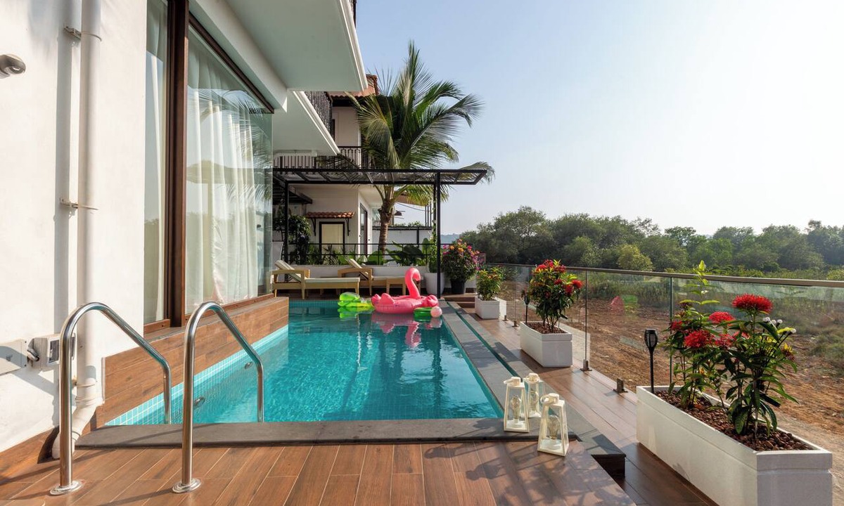 Marra House | Luxurious 4-bed villa in Pilerne with pvt pool and short drive from the beach