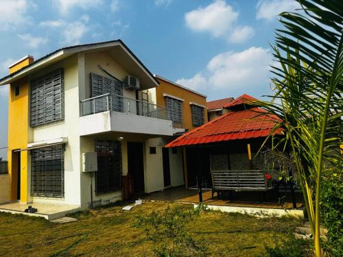 Olpad Villa | Luxurious Farm House - Nature, Peace, Privacy